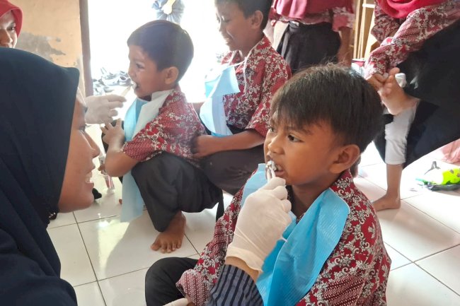 Senyum Sehat Sejak Dini : Program Imunisasi Gigi di SD Negeri 1 Solodiran