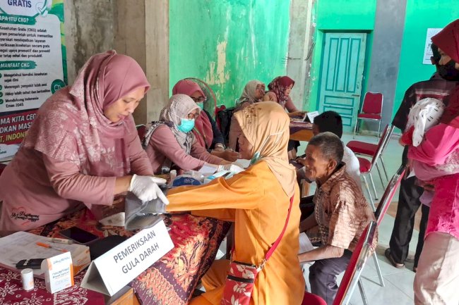 Kolaborasi Skrining TBC dan Cek Kesehatan Gratis : Bersama Melangkah, Bersama Lawan TBC. 