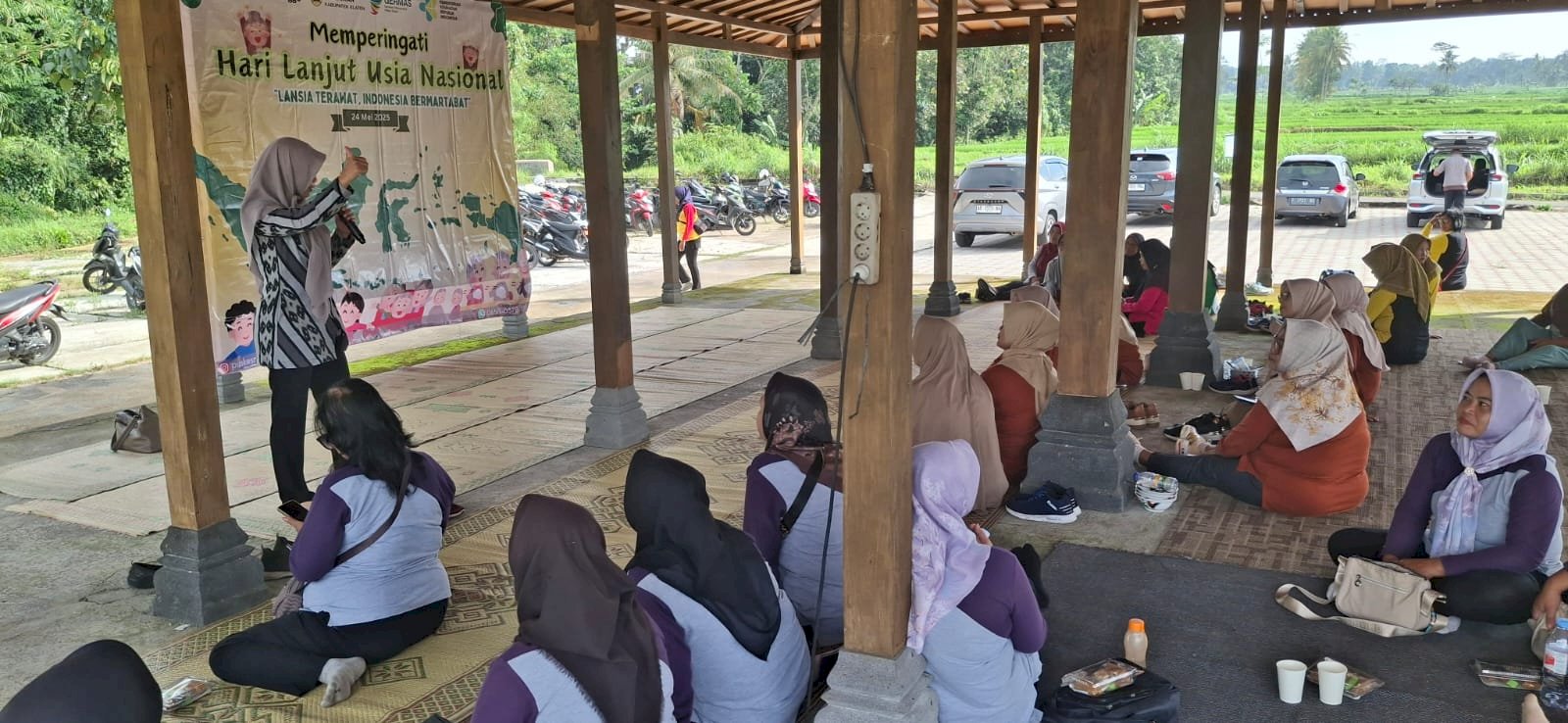 Semarak Hari Lanjut Usia Nasional [ Lansia Sehat Indonesia Kuat]