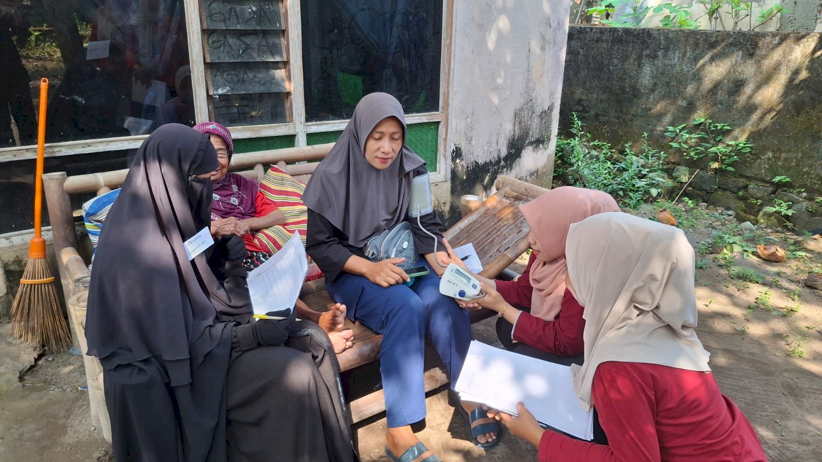 PELATIHAN DIGITAL KADER