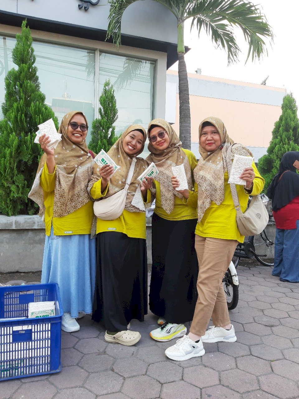 Langkah Sehat, Senyum Sehat - Puskesmas Manisrenggo di Car Free Day (CFD) Klaten !