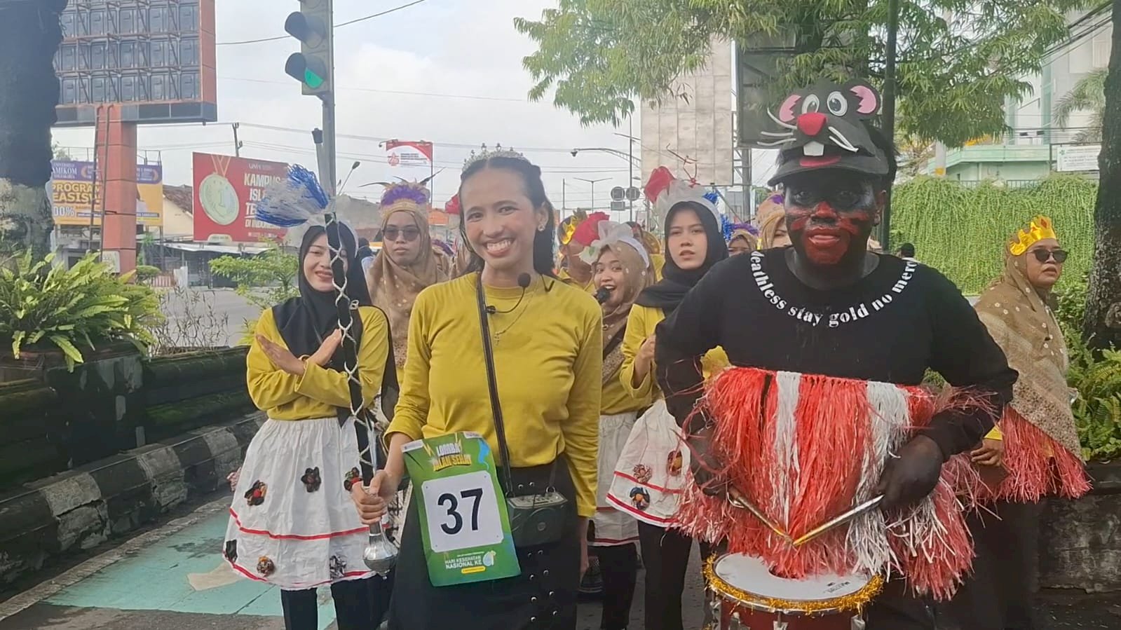 JALAN SEHAT MEMPERINGATI HARI KESEHATAN NASIONAL KE 61 " GENERASI SEHAT MASA DEPAN HEBAT"