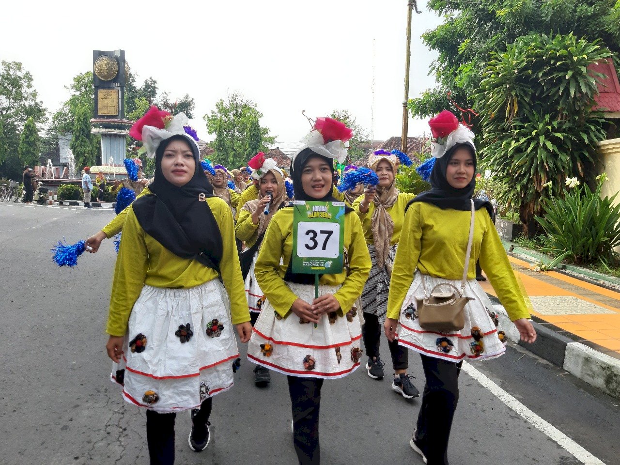 JALAN SEHAT MEMPERINGATI HARI KESEHATAN NASIONAL KE 61 " GENERASI SEHAT MASA DEPAN HEBAT"