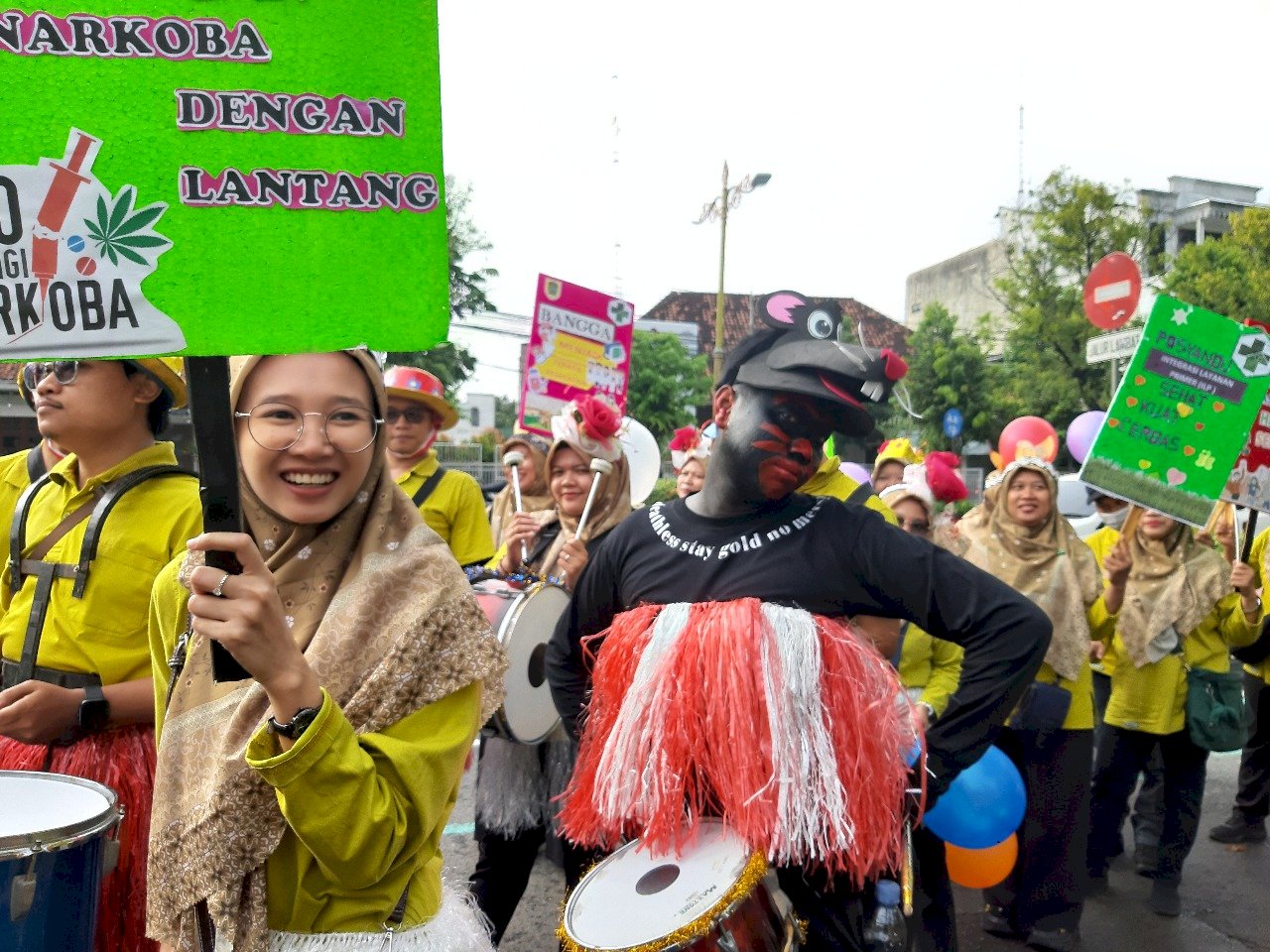 JALAN SEHAT MEMPERINGATI HARI KESEHATAN NASIONAL KE 61 " GENERASI SEHAT MASA DEPAN HEBAT"