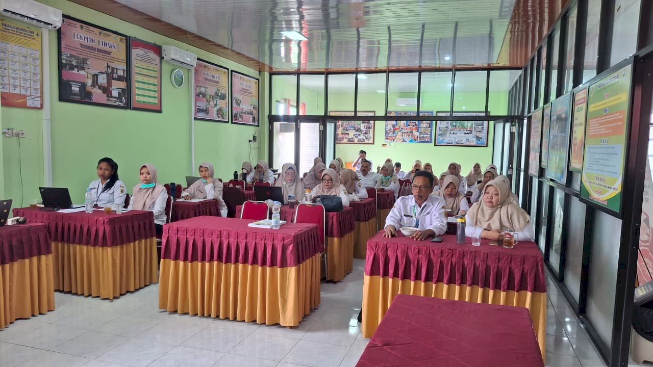 RAPAT TINJAUAN MANAJEMENT PUSKESMAS MANISRENGGO