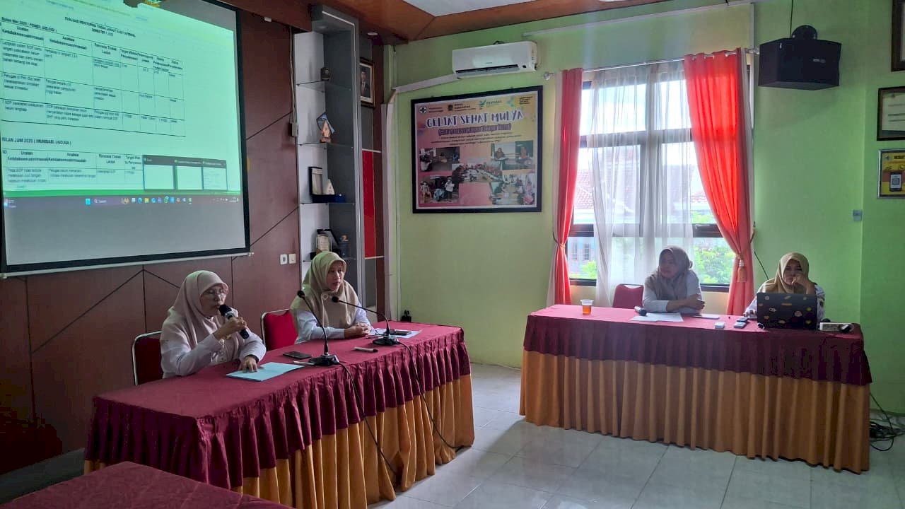 RAPAT TINJAUAN MANAJEMENT PUSKESMAS MANISRENGGO