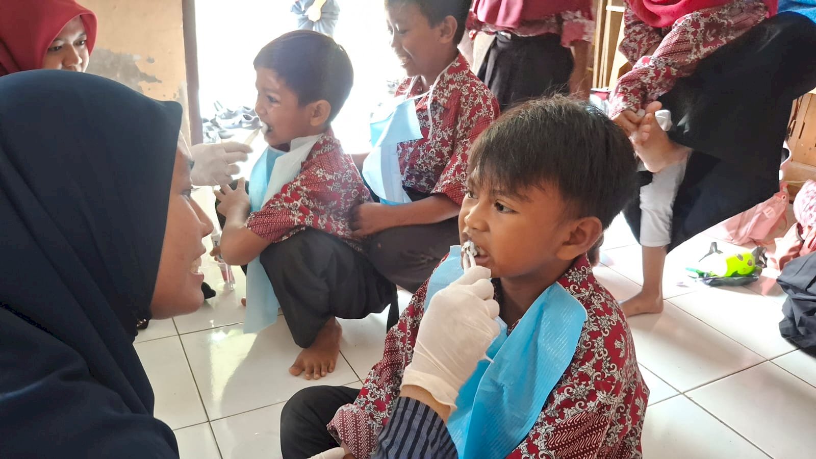 Senyum Sehat Sejak Dini : Program Imunisasi Gigi di SD Negeri 1 Solodiran