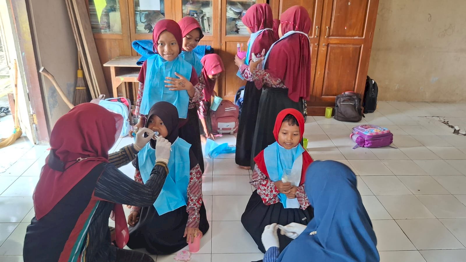 Senyum Sehat Sejak Dini : Program Imunisasi Gigi di SD Negeri 1 Solodiran