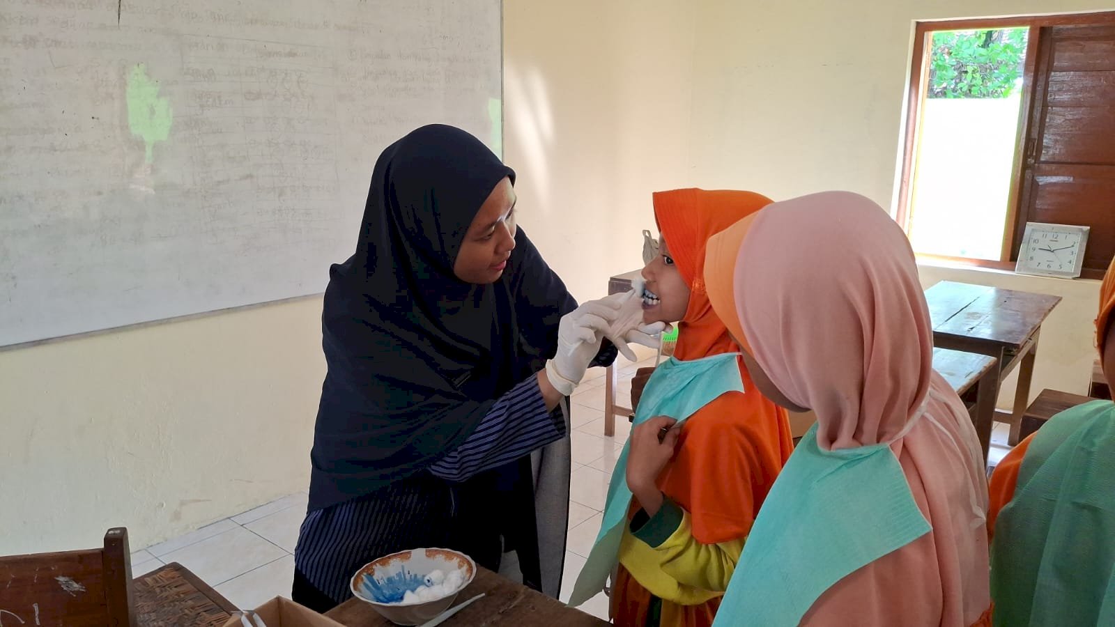 Senyum Sehat Sejak Dini : Program Imunisasi Gigi di SD Negeri 1 Solodiran